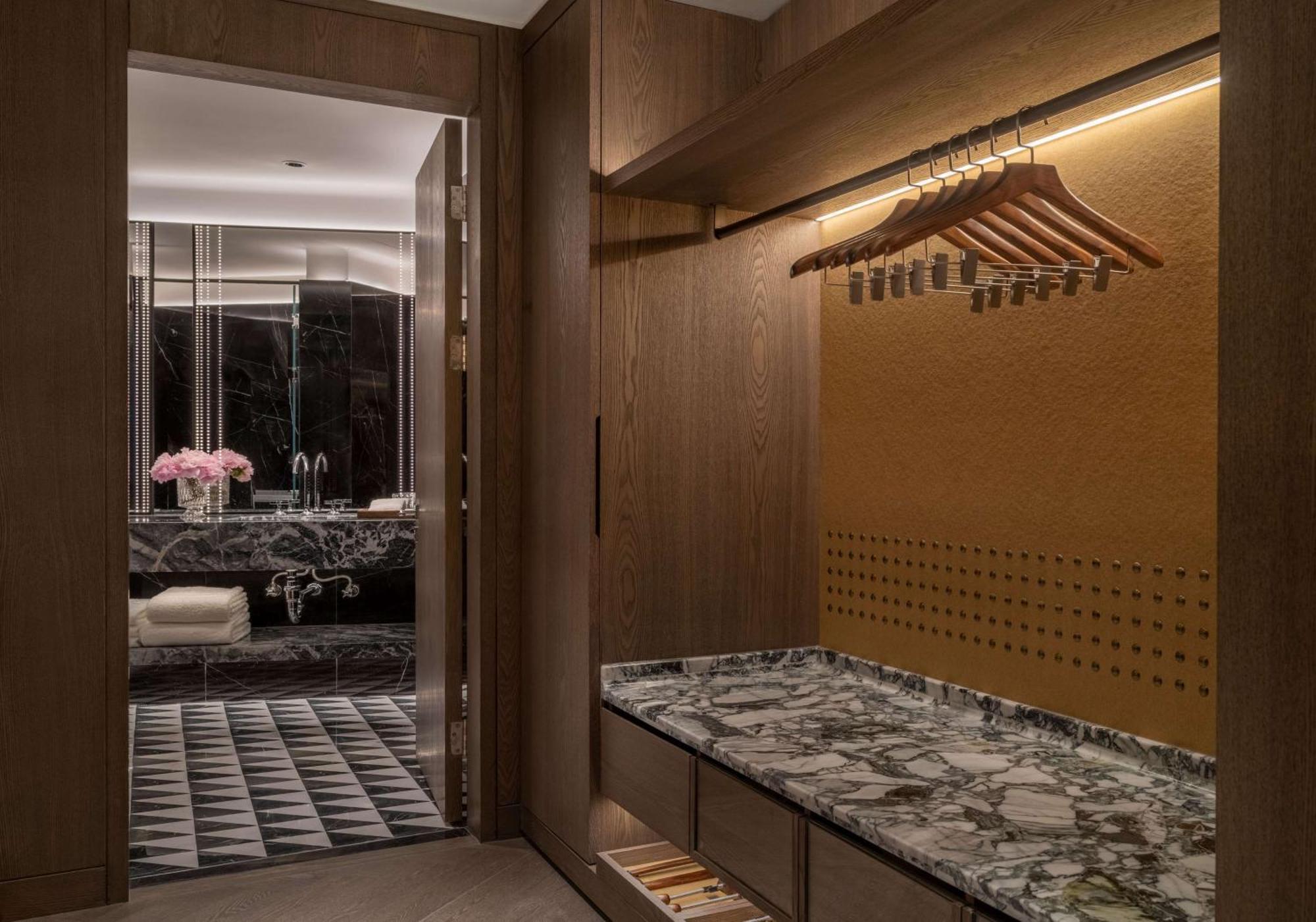 Conrad Urumqi Exterior photo